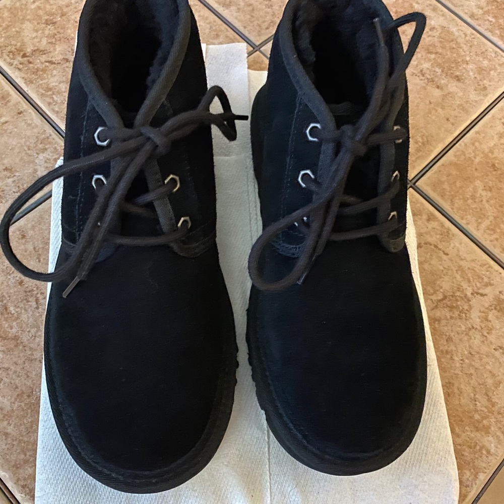 Ugg Women Neumal Black Shoes Size 8